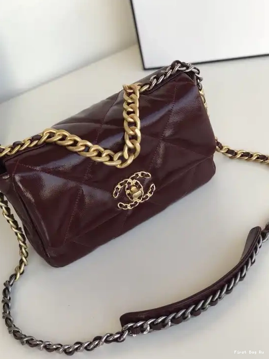 First Bag Ru FLAP 19 CHANEL BAG 0612